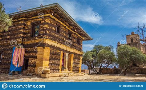  O Monastério de Debre Damo e sua Insólita Estrutura Monolítica em um Deserto Rochoso